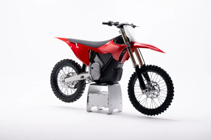 250725_VARGMX1.2ProductWhite__syovanvliet_3546_HR_Small_de5c686e-2561-430b-995a-ca376ef5641d_720x480